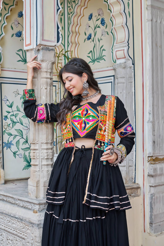 Kaalini Black Navratri Gamathi Work Lehenga Choli Set [3 PCS]