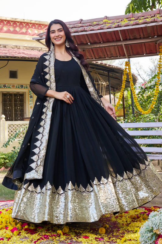 Noirisha Black Embroidered Long Gown Set [2 PCS]